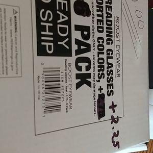 Woman 2.25 reading glasses